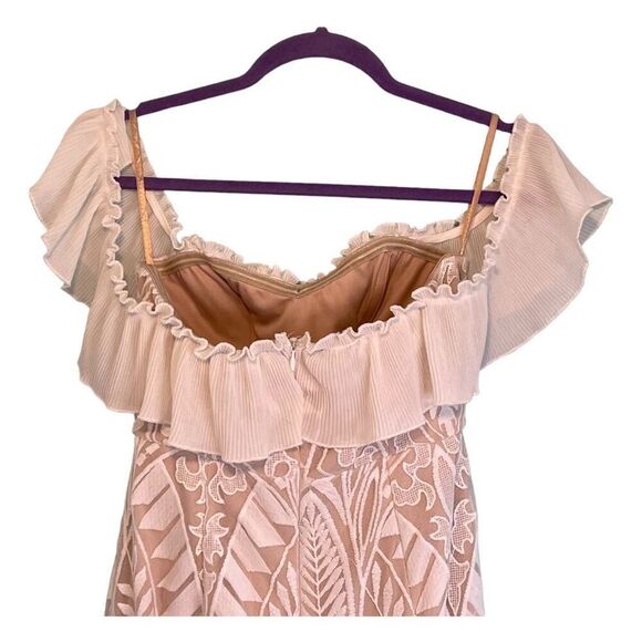 Selfie Leslie Dreamy Off The Shoulder Dress Ivory Tan Lace High Low Ruffle S - Picture 8 of 13